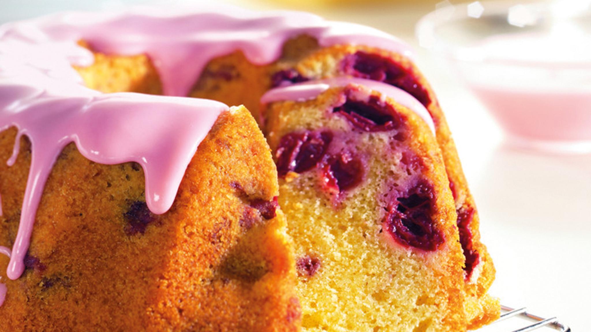 eierlikoerkuchen-mit-kirschen